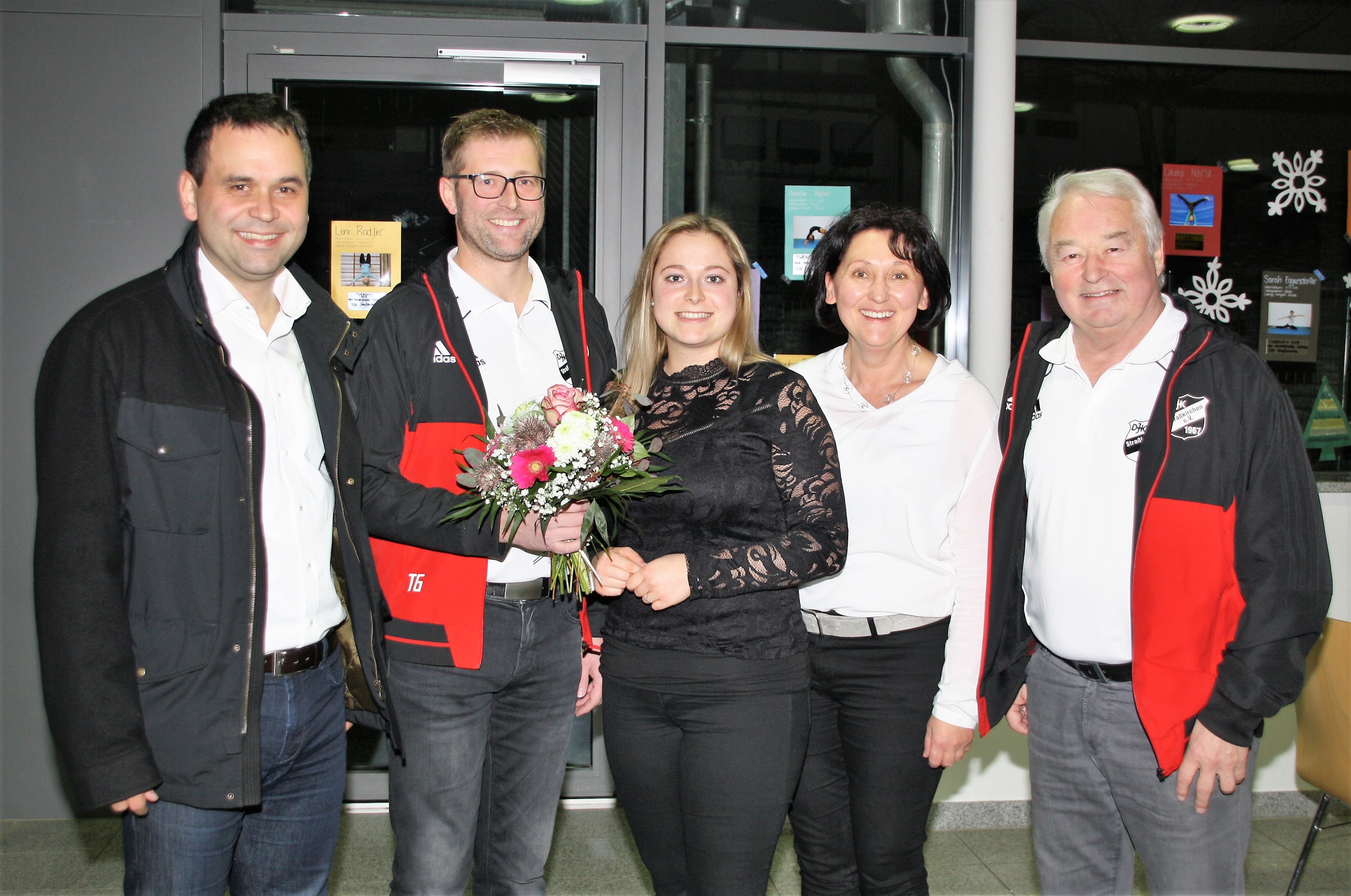 Sportverein DJK Straßkirchen hat 1.100 Mitglieder – Vanessa Plöchinger  als Neumitglied begrüßt