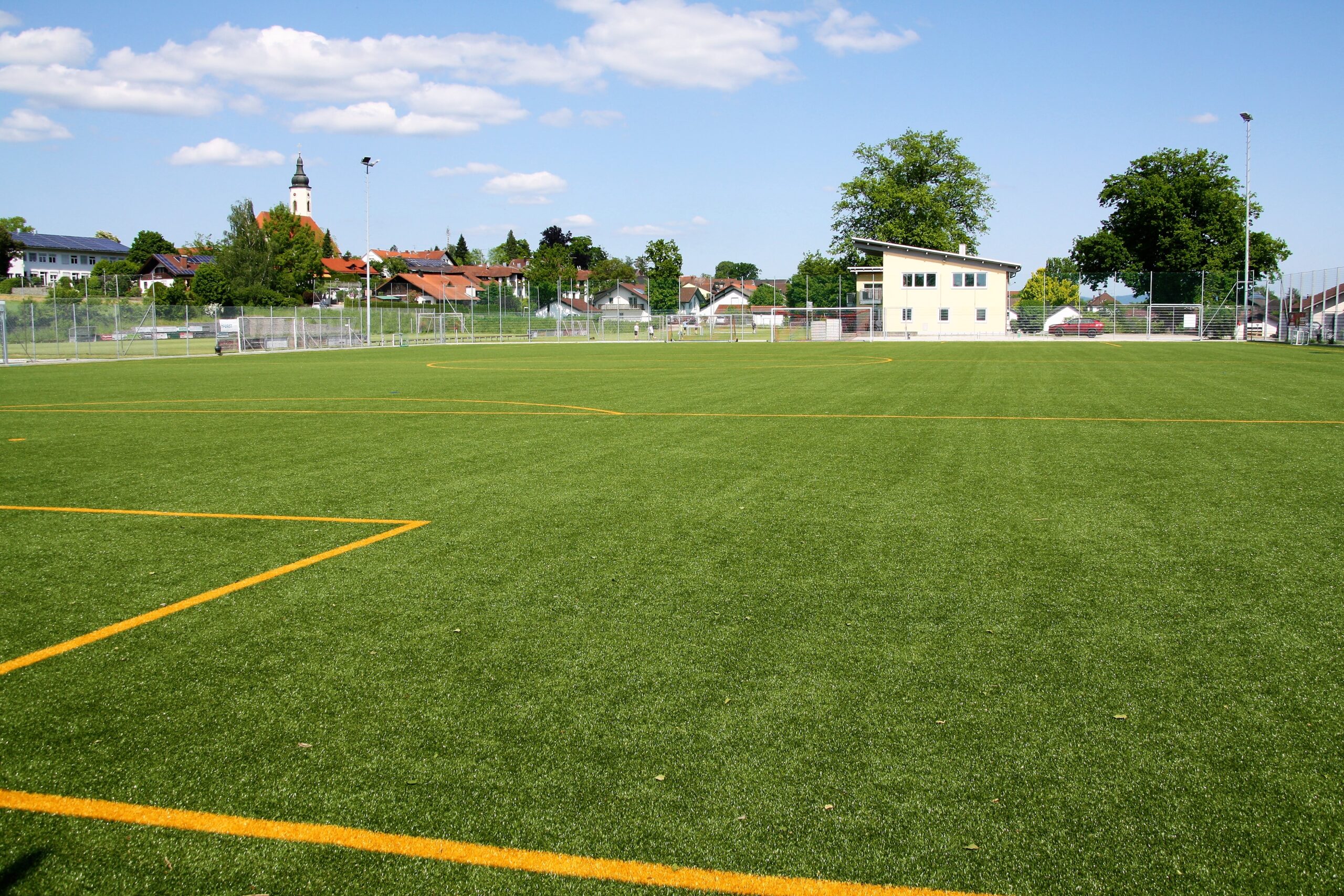 Kunstrasensportplatz erhält den kirchlichen Segen – am Freitag, 9.6.23- im Rahmen des Prangerfestes