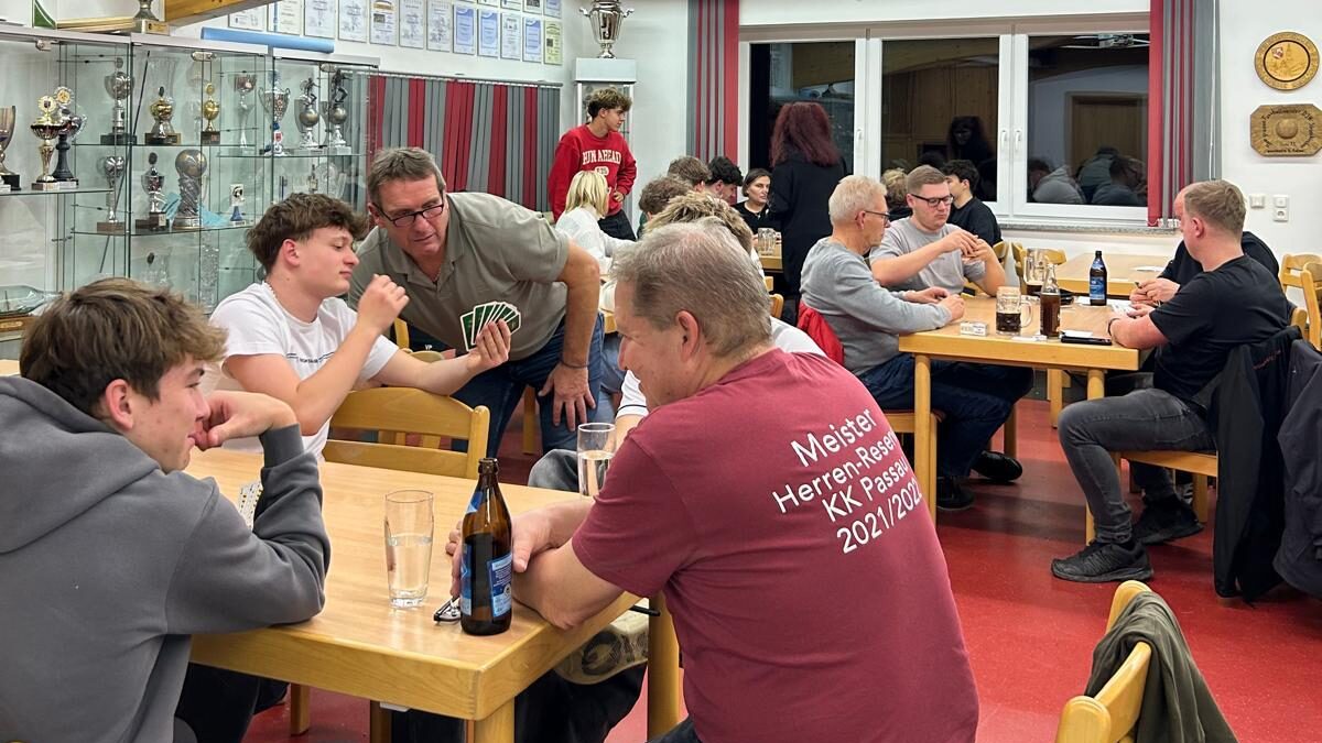 Max, Welle und Soich- 2. Gaudiwatten der DJK<br>Bericht- weil Weihnachten ist als kleines Gedicht